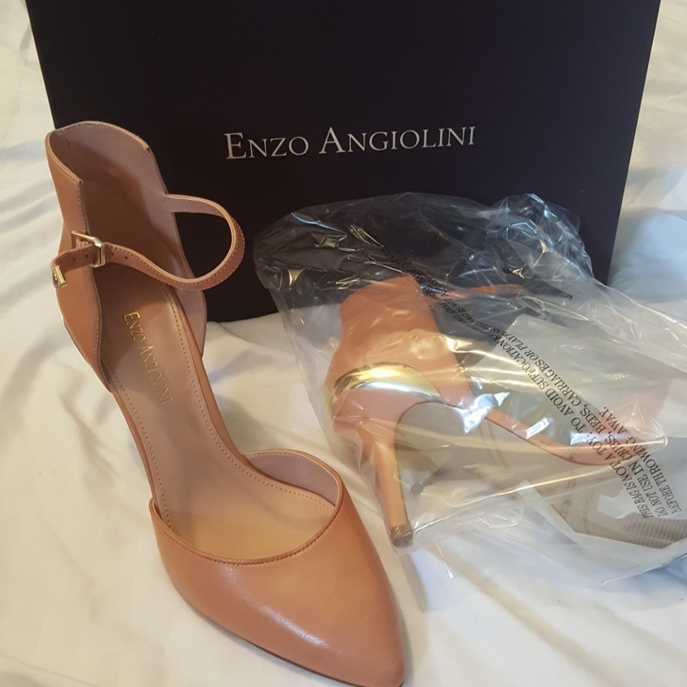 NIB Enzo Angiolini ankle strapped heels.